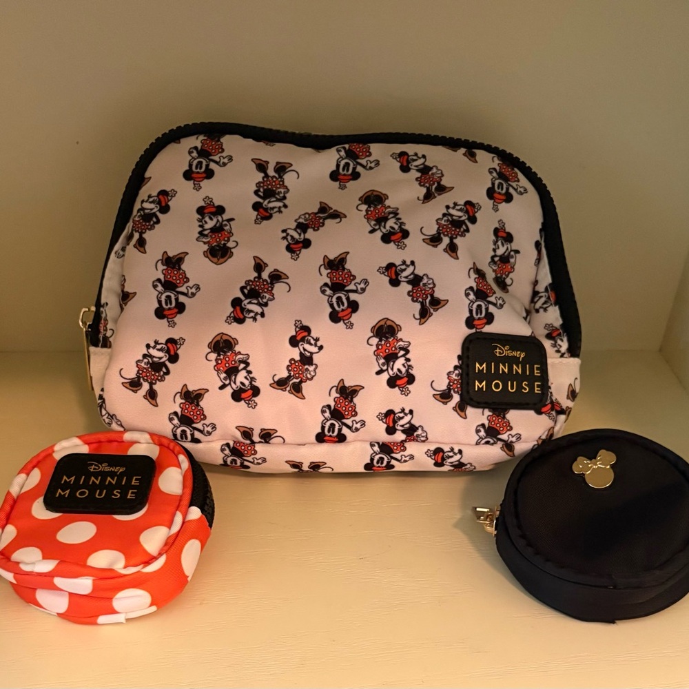 Disney Minnie Mouse crossbody bag with 2 piece bonus